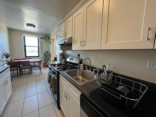4th image of 41-42 50th St #5B