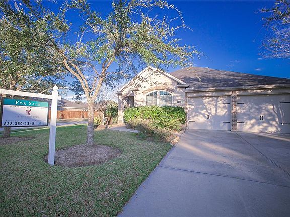 3rd image of 2903 Fair Chase Dr
