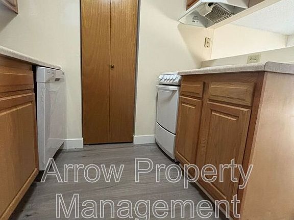 2nd image of 1300 E H St Unit 16
