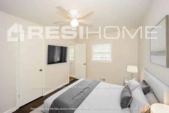 724 Dixon Rd — Photo 8
