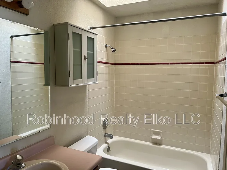 132 Flora Pl — Photo 18