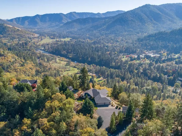 3013 Pearce Park Rd, Grants Pass, OR 97526