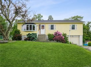 15 Dara Ln, Wappingers Falls, NY 12590