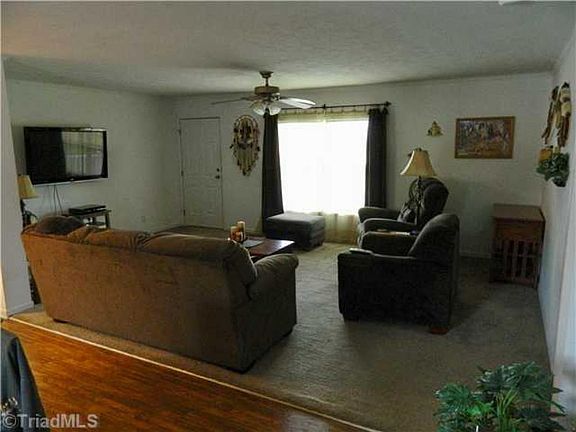 5th image of 3392 Rebecca Dr