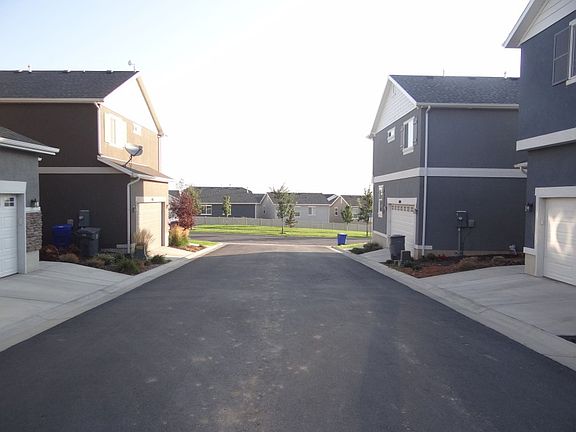 4th image of 3081 S Willow Creek Dr