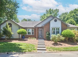 714 Woodbury Knolls Dr, Winston Salem, NC 27104
