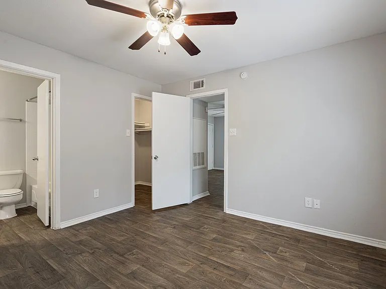 502 W Longspur Blvd — Photo 68