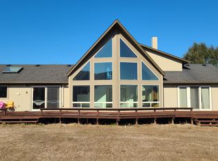 323 N Welcome Slough Rd, Cathlamet, WA 98612