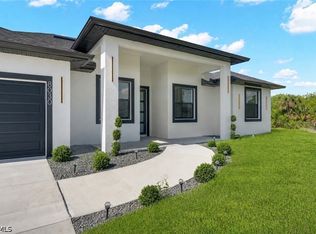 8030 Sherwood Cir, Labelle, FL 33935