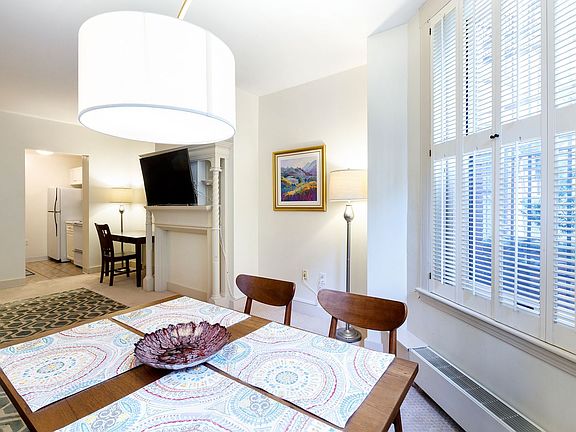 4th image of 387 Commonwealth Ave APT B