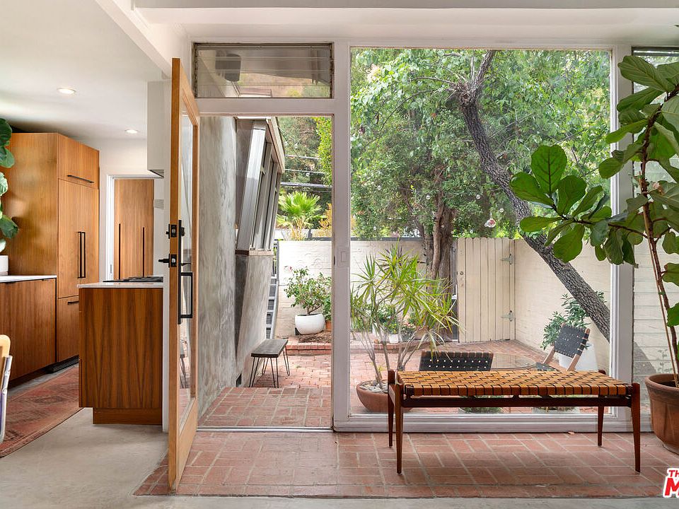 1st image of 905 N Beverly Glen Blvd