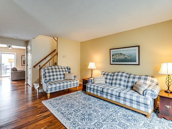 4th image of 3319 Brookside Ln