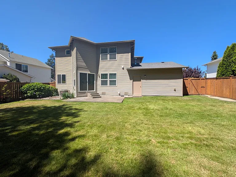 2233 Wallace Loop — Photo 33