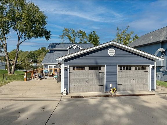 5th image of 10 Clipper Dr
