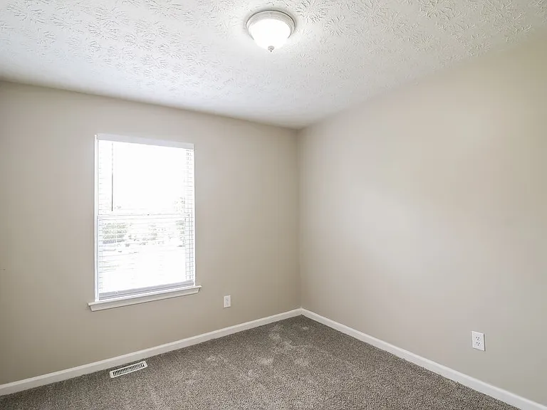 7460 Royale Ct — Photo 15
