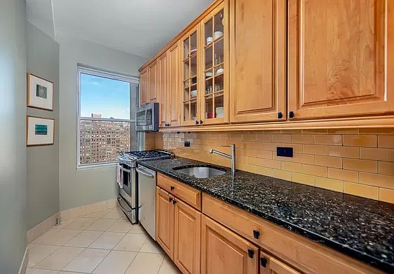4th image of 245 W 104th St APT 15C