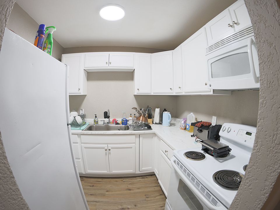 1st image of 1413 Spruce St APT 2