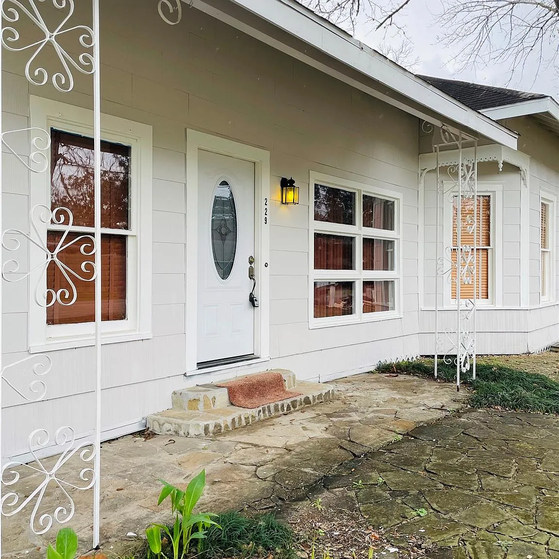 3 bed, 2.0 bath, 1460 sqft, $1,850 — Photo 2