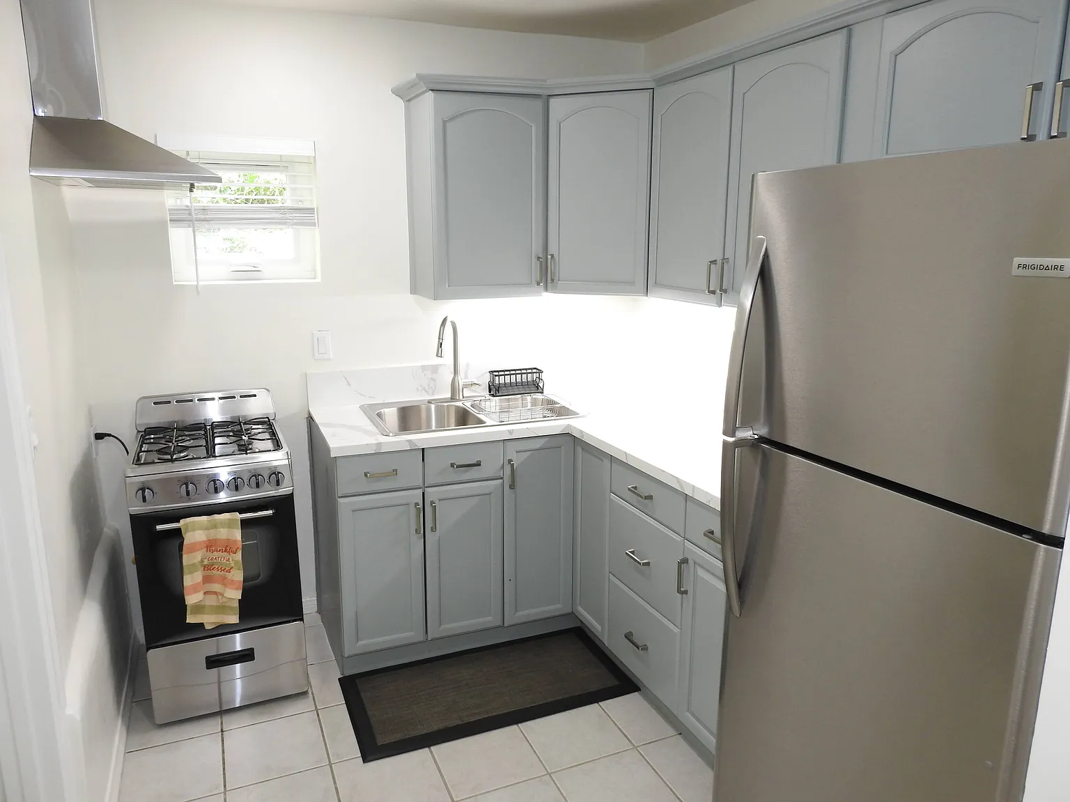 2 bed, 700 sqft, $2,200 — Photo 4