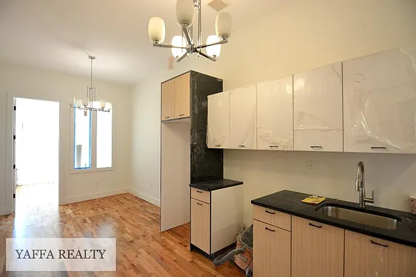 Rented by Yaffa Realty LLC | media 33