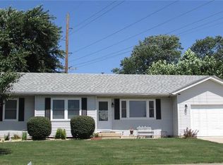 121 Essex St, Jerseyville, IL 62052