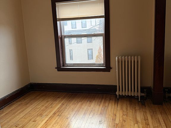 3rd image of 2317 Hennepin Ave APT 8
