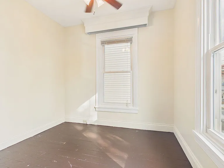 221 N Spring St — Photo 20