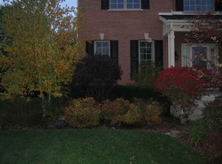 878 Creek Bend Dr, Vernon Hills, IL 60061