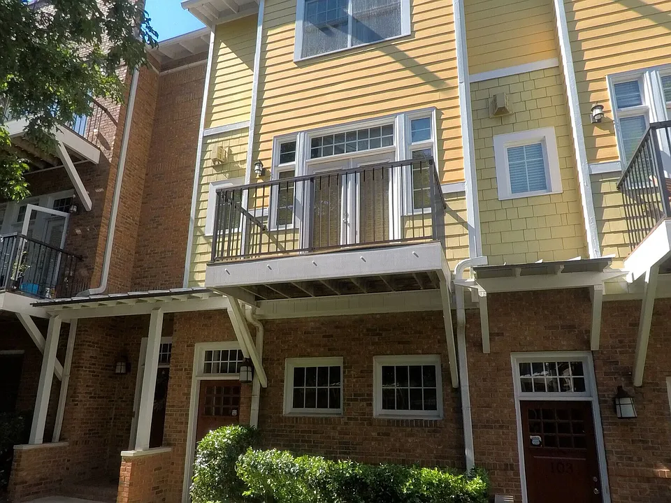 1258 Dekalb Ave NE #103
