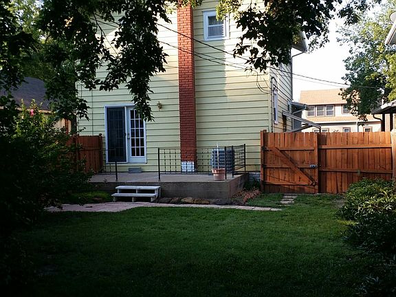 3rd image of 228 W Republic Ave