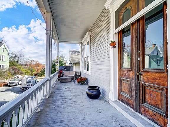 4th image of 235 McCormick Pl #1