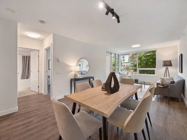 988 Quayside Dr #Townhouse 2, New Westminster, BC V3M 0L5