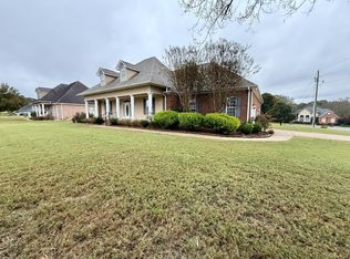 105 Bent Brook Dr, Albertville, AL 35951