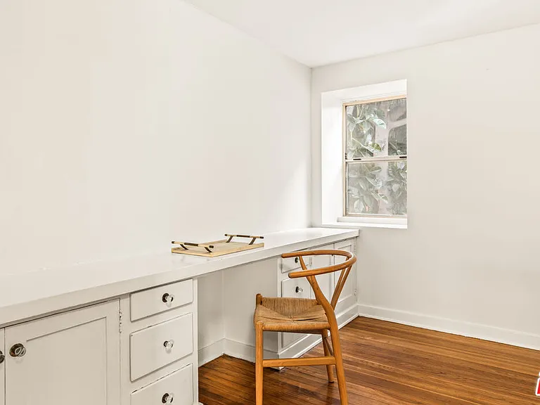 329 S Reeves Dr — Photo 29