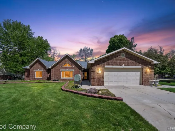 24548 Sargent Ave, Southfield, MI 48033