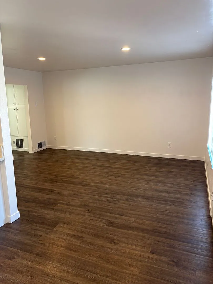 4840 Santa Monica Ave — Photo 3