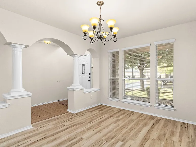 6106 Emilie Ln — Photo 2