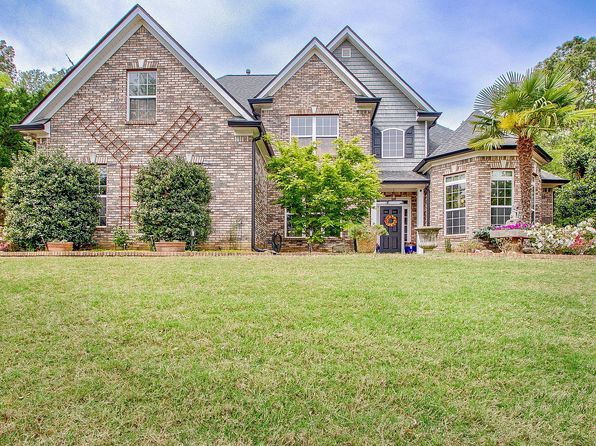 374 Persimmon Dr
