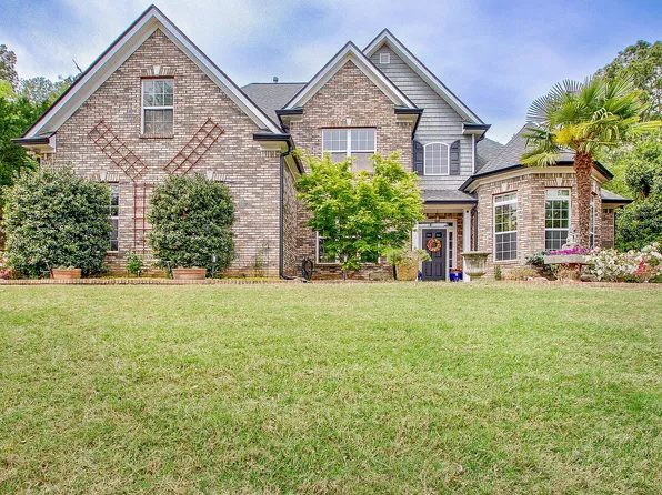 374 Persimmon Dr, Sharpsburg, GA 30277