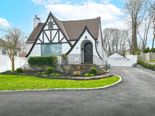 438 W Main Street, Huntington, NY 11743