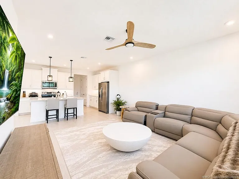 3583 NW Solange Ct — Photo 17