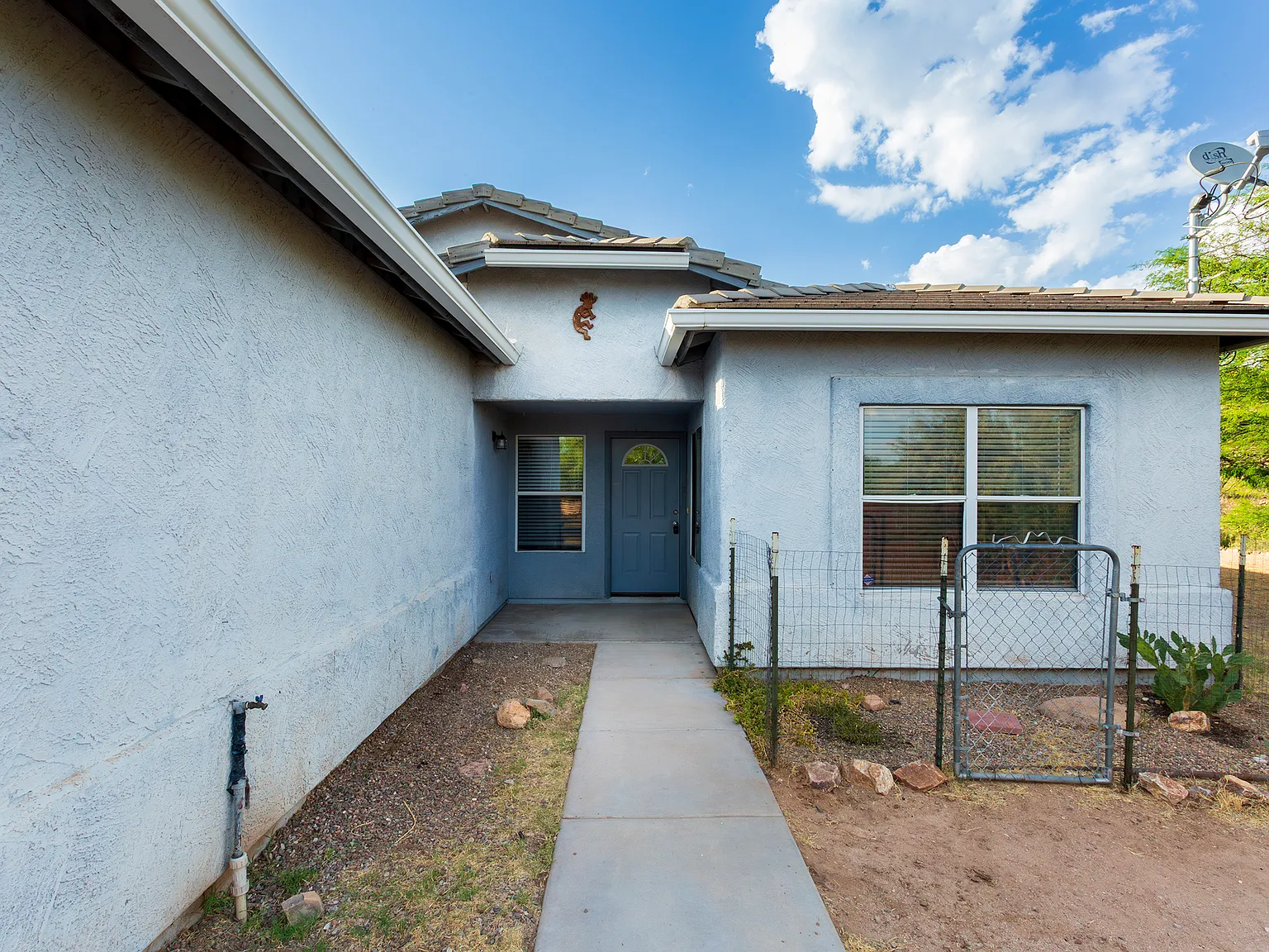 4 bed, 2037 sqft, $1,950 — Photo 2