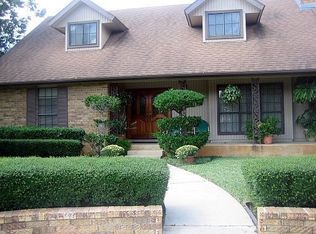 110 Hillcrest Dr, La Vernia, TX 78121