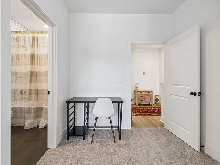 700 N Dupont Ave #310A — Photo 38