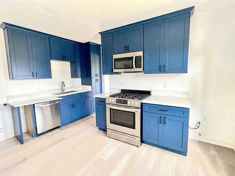 1154 Gould St #B — Photo 2