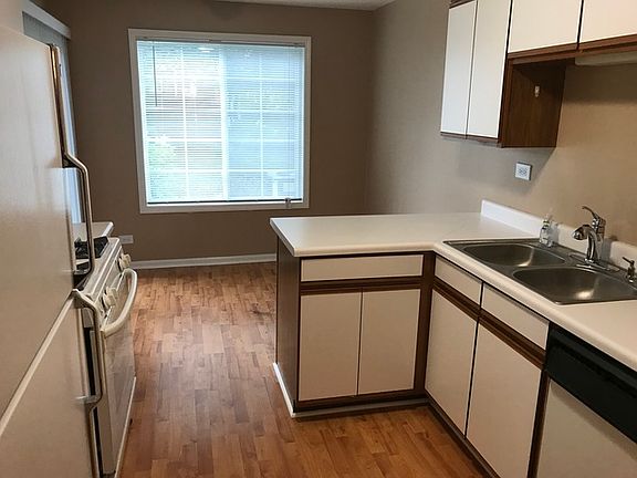 4th image of 217 Ashbury Ln E APT 3