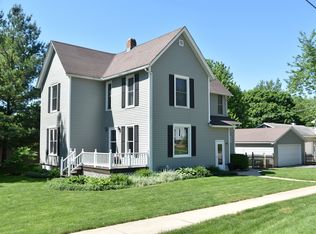 305 W Reader St, Elburn, IL 60119