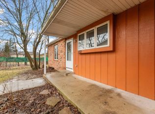 132 Meadows Cir #132, Crown Pt, IN 46307