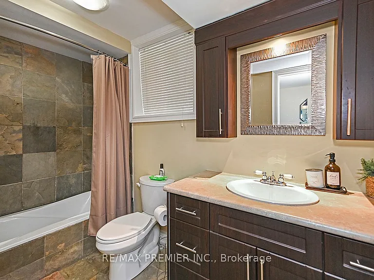 916 Scarlett Rd #BASEMENT — Photo 22