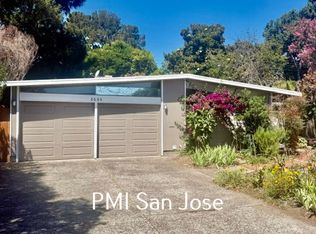 2066 Sandalwood Ct, Palo Alto, CA 94303